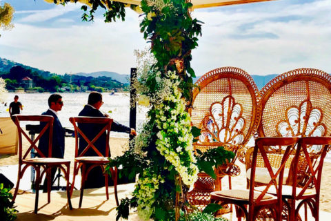 Décoration table mariage fleurs St Tropez