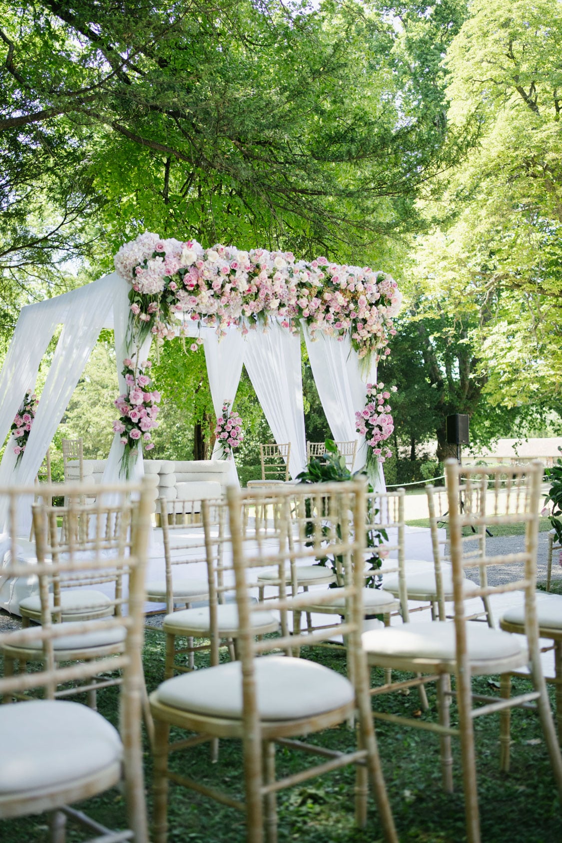 La houppa en voilage pour un mariage romantique